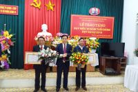 ĐẢNG BỘ CÔNG TY CP LICOGI14: TRAO HUY HIỆU 30 NĂM TUỔI ĐẢNG CHO 2 ĐẢNG VIÊN