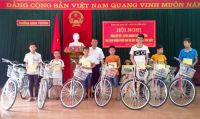 Trao tặng xe đạp cho học sinh nghèo vượt khó ở Minh Phương, Gia Cẩm