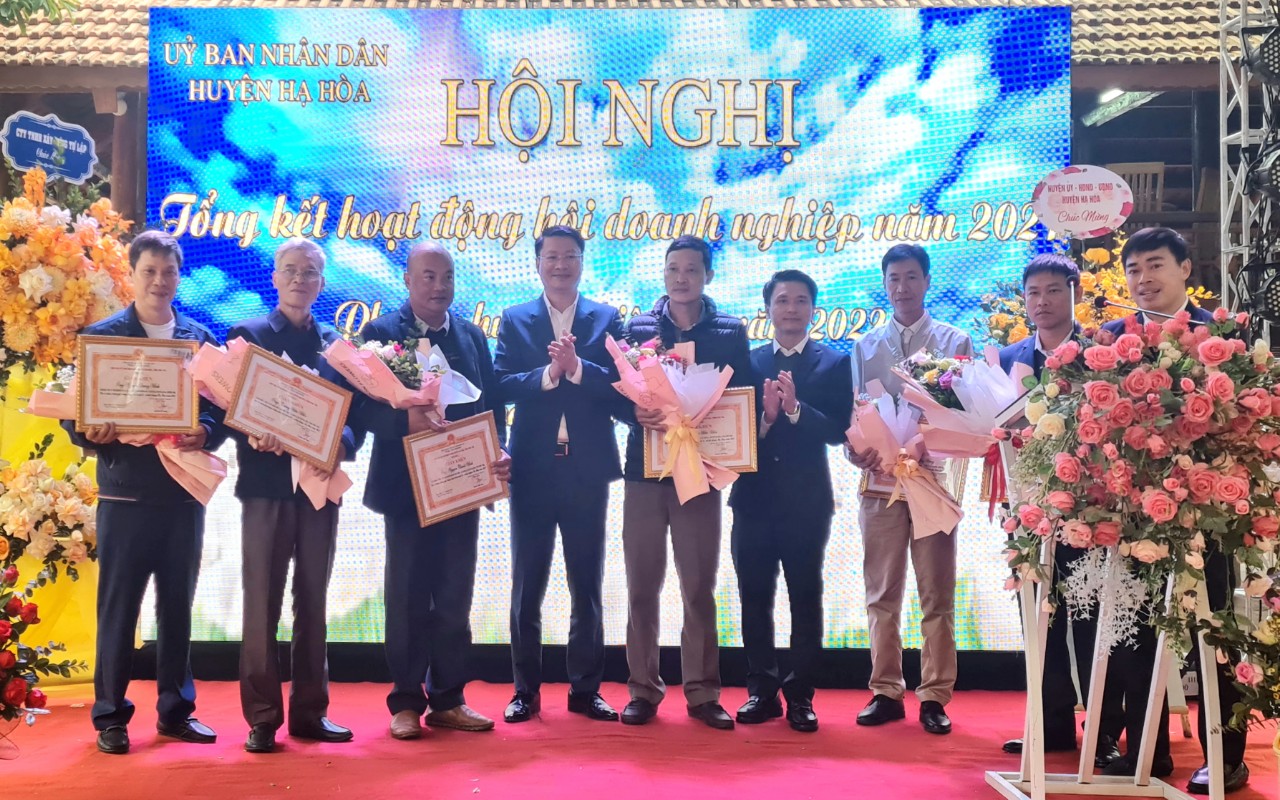 cac_dn_duoc_ubnd_huyen_khen_thuong