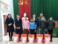 HIỆP HỘI TẶNG QUÀ TẾT ĐỒNG BÀO CÓ HOÀN CẢNH KHÓ KHĂN Ở XÃ MỸ THUẬN