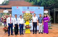 Lãnh đạo Hiệp hội DNNVV Phú Thọ dự khai mạc Hội chợ triển lãm đá quý, trang sức tỉnh Bắc Ninh