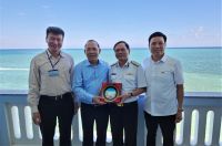 Chủ tịch Hiệp hội DNNVV tỉnh tham gia Đoàn đại biểu Ủy ban Trung ương MTTQVN thăm quân, dân huyện đảo Trường Sa